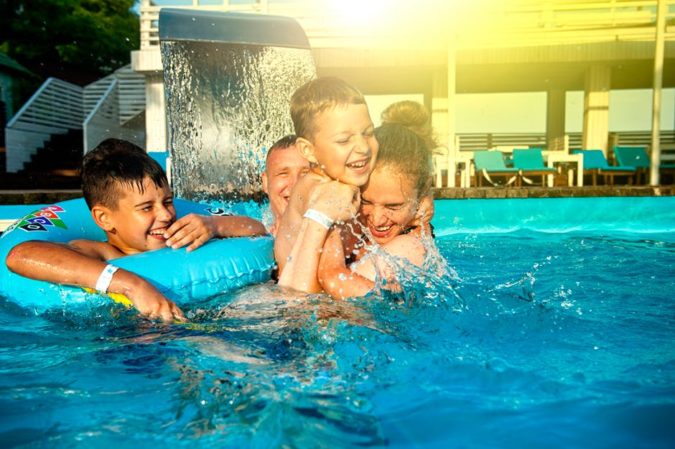 For Families: What Should You Look for in Swimming Pool Designs?