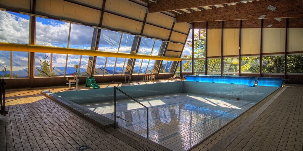 7 Advantages of Installing an Indoor Swimming Pool