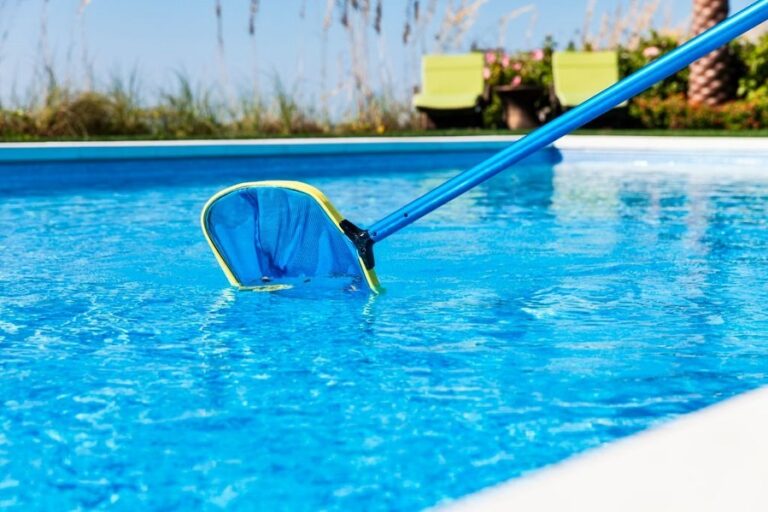 How To Maintain A Sparkling Clean Swimming Pool?