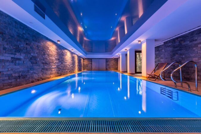Create a Mesmerising Environment Surrounding Your Indoor Swimming Pool