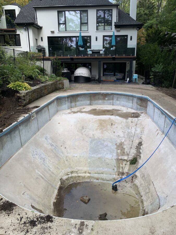 Signs You Hired the Wrong Pool Builder and How to Deal With Them