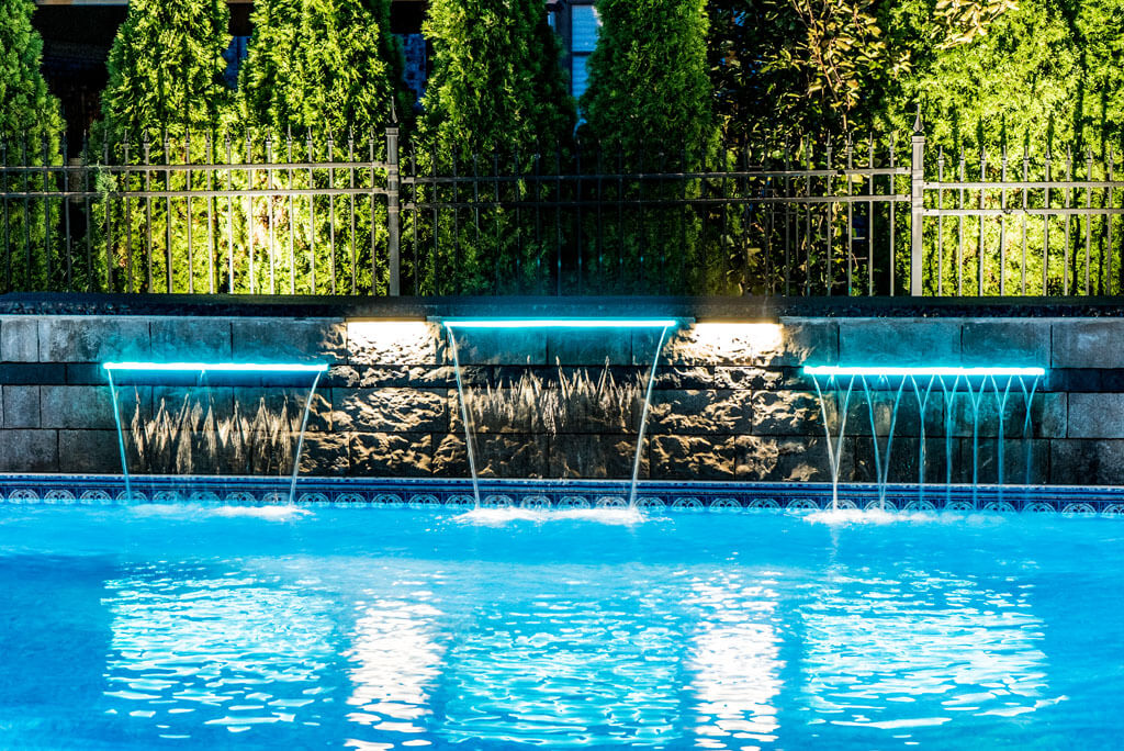 Swimming Pool Features That Make a Difference