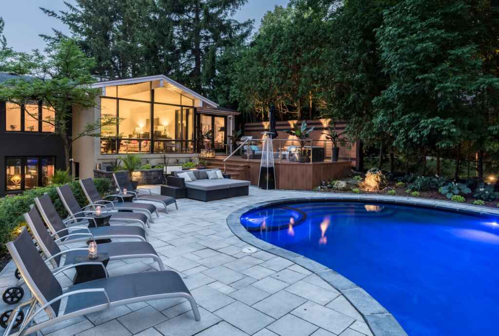 Swimming Pools in Etobicoke