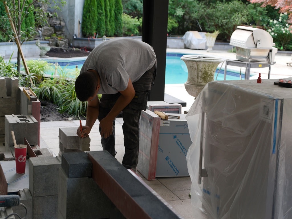 swimming pool contractors in Kleinburg